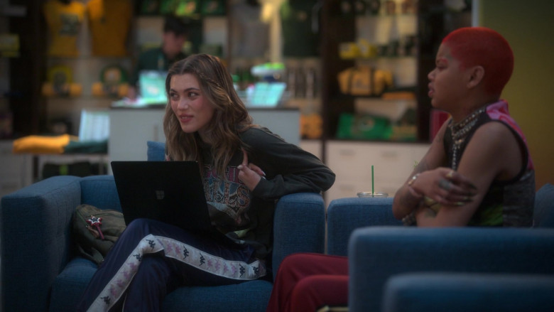 Microsoft Surface Laptops in Grown-ish S05E08 Certified Lover Boy (1)