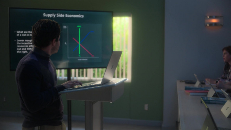 Microsoft Surface Laptops in Grown-ish S05E08 Certified Lover Boy (4)