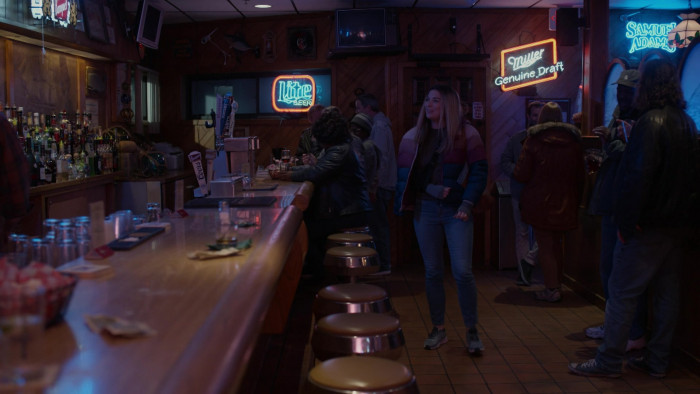 Miller Lite Genuine Draft And Samuel Adams Beer Signs In Kevin Can Fk Himself S02e06 The 9748