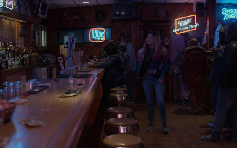 Miller Lite, Genuine Draft and Samuel Adams Beer Signs in Kevin Can Fk Himself S02E06 The Machine (2022)