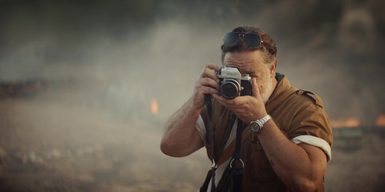 Nikon Camera of Russell Crowe as Arthur Coates in The Greatest Beer Run Ever (3)