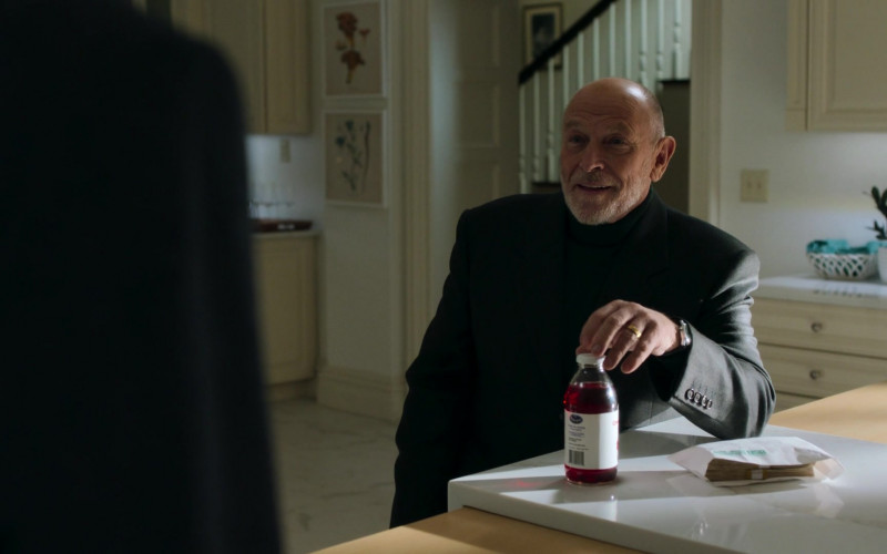 Ocean Spray Cranberry Juice in City on a Hill S03E05 "Take Me Home" (2022)
