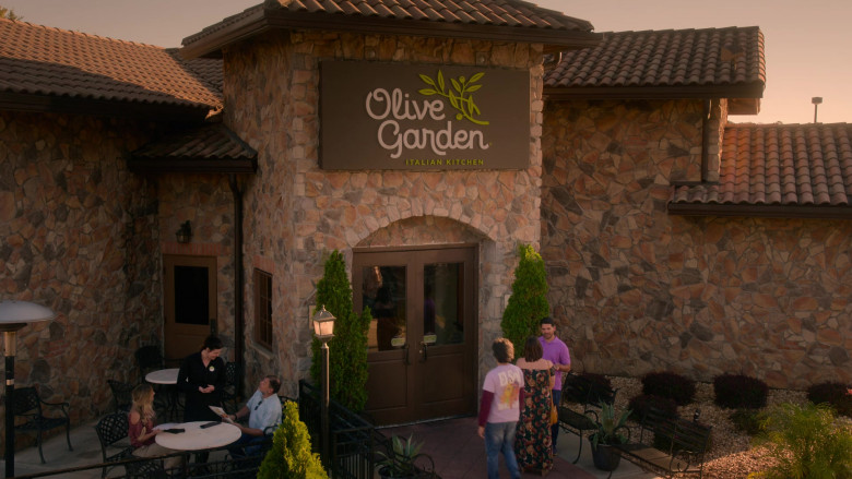 Olive Garden Restaurant in Cobra Kai S05E05 Extreme Measures (2022)