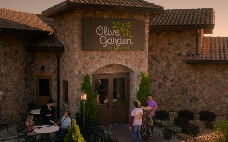 Olive Garden Restaurant in Cobra Kai S05E05 Extreme Measures (2022)