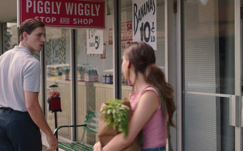 Piggly Wiggly Store and Coke Bottles in Where the Crawdads Sing (2022)