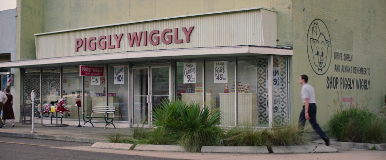Piggly Wiggly Supermarket in Where the Crawdads Sing (1)