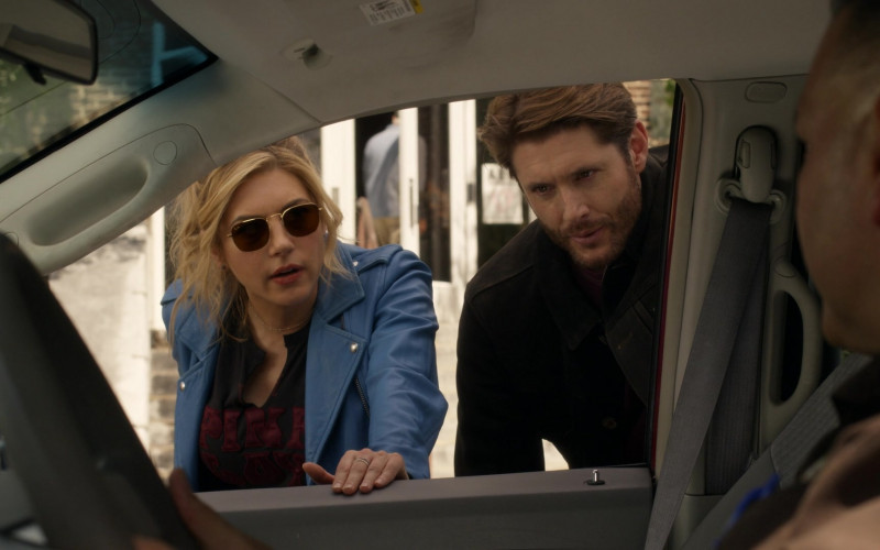 Ray-Ban Women’s Sunglasses of Katheryn Winnick as Jenny Hoyt in Big Sky S03E02 The Woods Are Lovely, Dark and Deep (2)