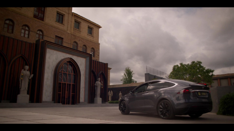 Tesla Model X Car in Vampire Academy S01E01 Pilot (2022)