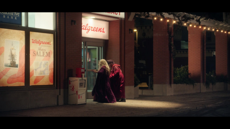 Walgreens Drugstore in Hocus Pocus 2 Movie (4)