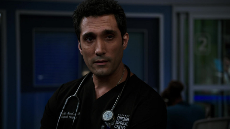 3M Littmann Stethoscopes in Chicago Med S08E03 Winning the Battle, but Still Losing the War (3)