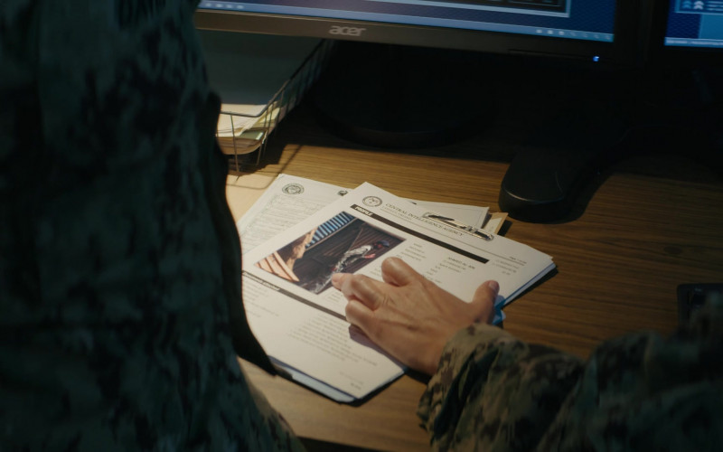 Acer Monitor in SEAL Team S06E05 Thunderstruck (2022)