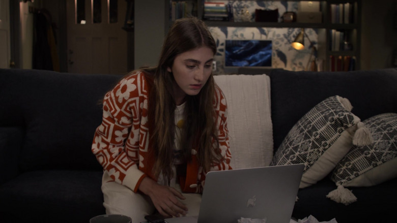 Apple MacBook Laptop Used by Sophia Mitri Schloss as Emma Korn in Big Shot S02E10 Moving On (2022)