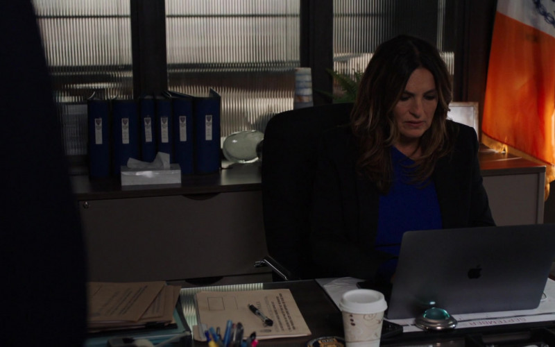 Apple MacBook Laptop in Law & Order Special Victims Unit S24E03 Mirror Effect (2022)