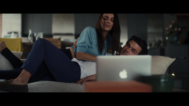 Apple MacBook Laptop in Luckiest Girl Alive (1)
