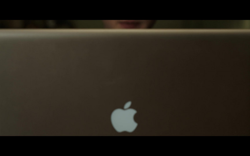 Apple MacBook Laptop of Jaeden Martell as Craig in Mr. Harrigan's Phone (2022)