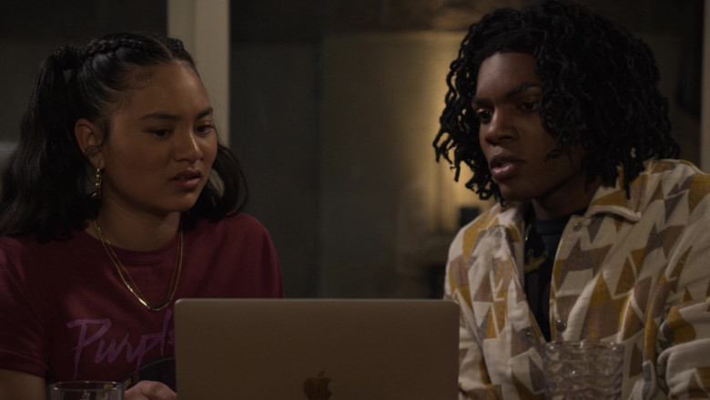 Apple MacBook Laptops in Big Shot S02E09 Parent Trap (5)