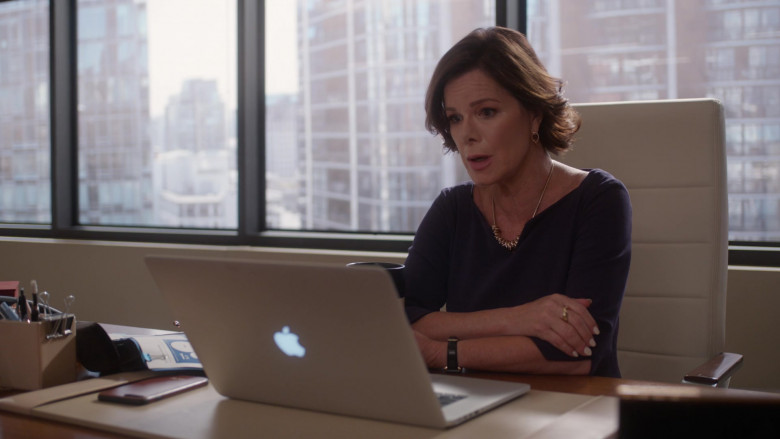 Apple MacBook Laptops in So Help Me Todd S01E04 Corduroy Briefs (1)