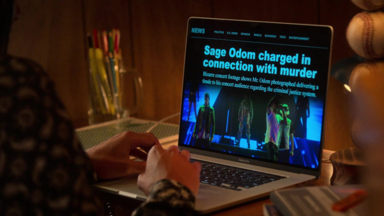 Apple MacBook Laptops in Step Up High Water S03E02 Ain't Gon' Let Up (1)