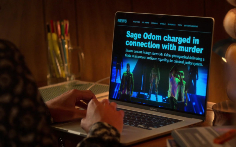 Apple MacBook Laptops in Step Up High Water S03E02 Ain't Gon' Let Up (1)