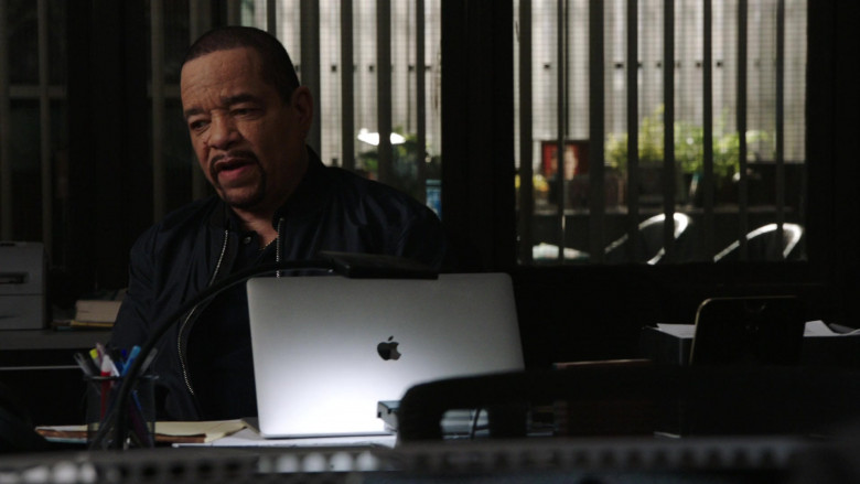 Apple Macbook Pro Laptops in Law & Order: Special Victims Unit S24E04 