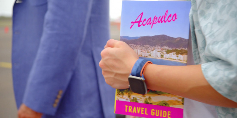 Apple Watch of Raphael Alejandro as Hugo in Acapulco S02E01 Break My Stride (2022)