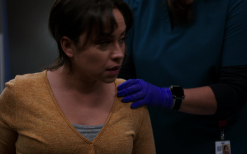 Apple Watches in Chicago Med S08E04 The Apple Doesn’t Fall Far from the Teacher (1)