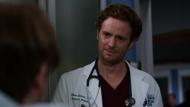 Apple Watches in Chicago Med S08E04 The Apple Doesn't Fall Far from the Teacher (3)