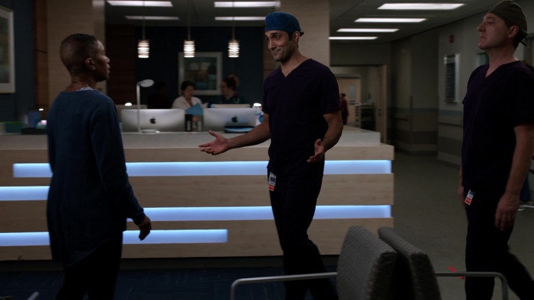 Apple iMac Computers in Chicago Med S08E03 Winning the Battle, but Still Losing the War (5)