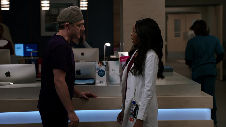 Apple iMac Computers in Chicago Med S08E03 Winning the Battle, but Still Losing the War (6)