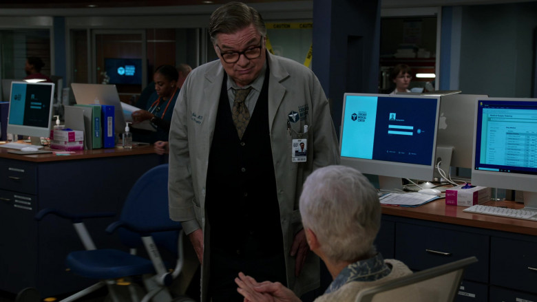 Apple iMac Computers in Chicago Med S08E05 Yep, This Is the World We Live In (11)