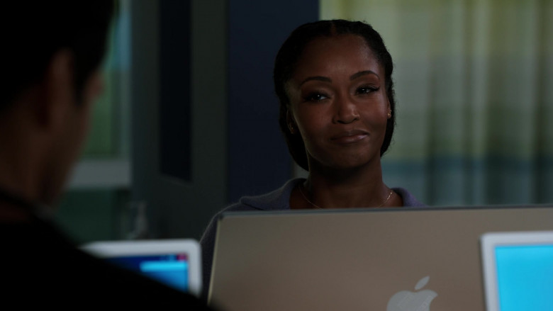 Apple iMac Computers in Chicago Med S08E05 Yep, This Is the World We Live In (3)