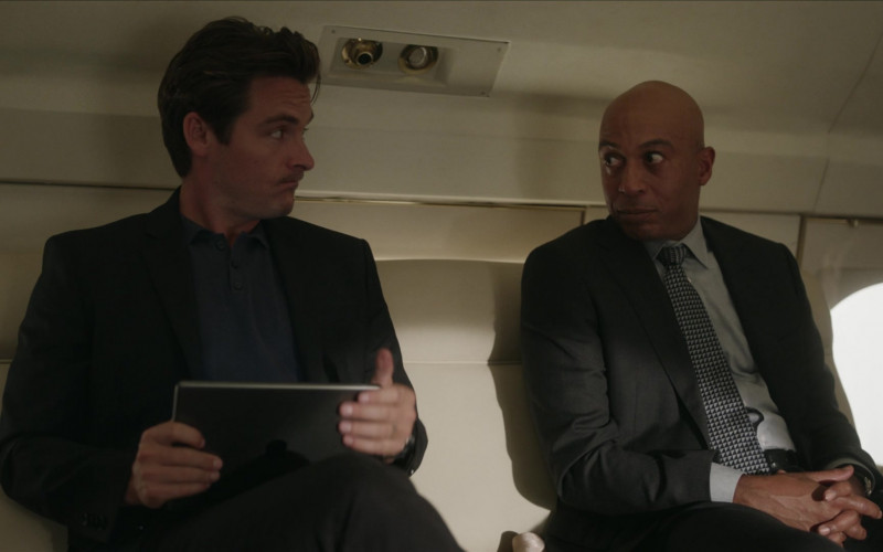 Apple iPad Tablet in The Rookie Feds S01E04 To Die For (2022)