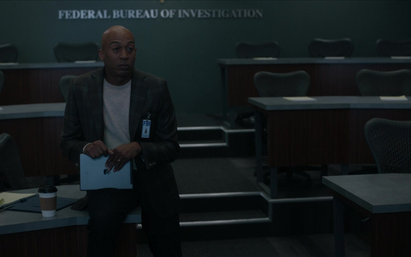 Apple iPad Tablets in The Rookie Feds S01E03 Star Crossed (2)