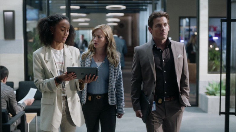 Apple iPad Tablets in The Rookie Feds S01E05 Felicia (1)