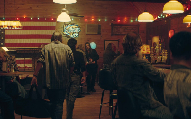 Bud Light and Yuengling Beer Signs in The Peripheral S01E01 Pilot (1)