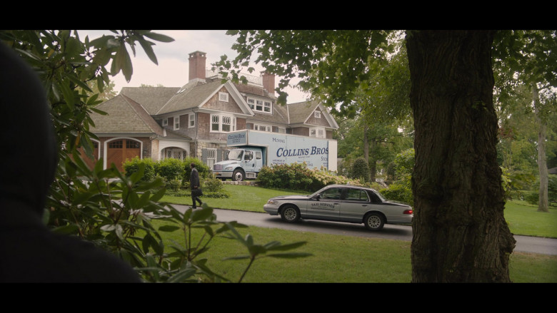 Collins Brothers Moving Corporation in The Watcher S01E01 Welcome, Friends (2022)