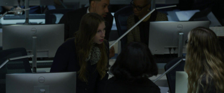 Dell Computer Monitors in The Good Fight S06E07 The End of STR Laurie (1)