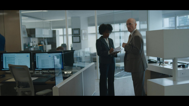 Dell Monitor in The Watcher S01E04 Someone to Watch Over Me (2022)