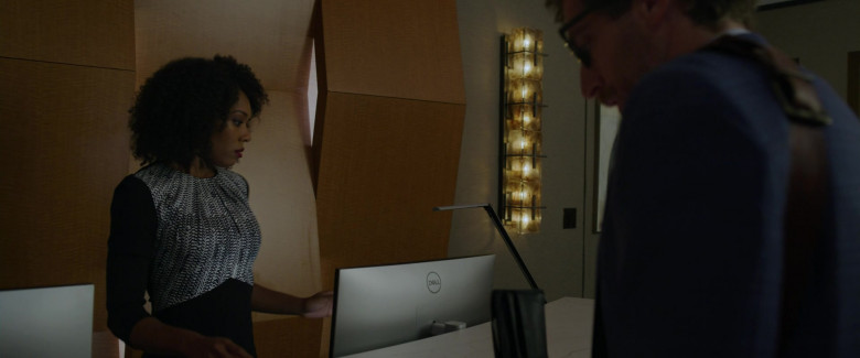 Dell Monitors in The Good Fight S06E08 The End of Playing Games (4)