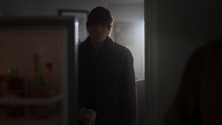 Dunkin' Donuts Coffee of Domhnall Gleeson as Sam Fortner in The Patient S01E10 The Cantor's Husband (2022)