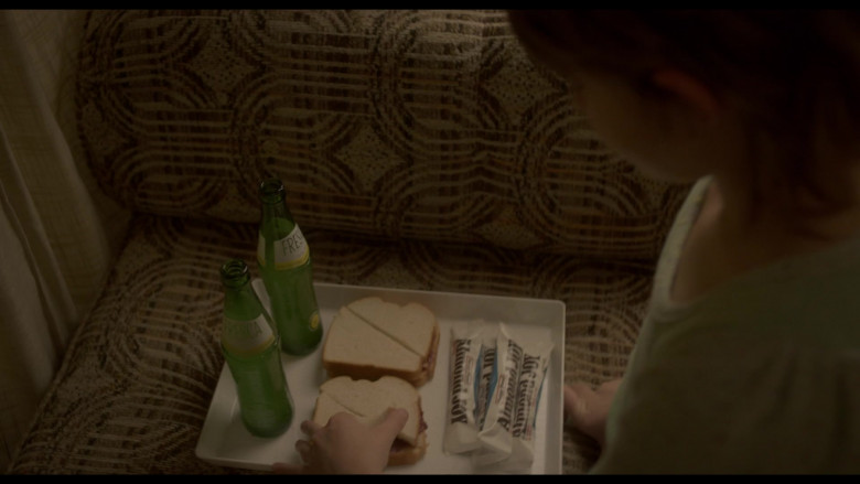 Fresca Sparkling Flavored Soda And Almond Joy Candy Bars in A Friend of the Family S01E02 The Mission (2)