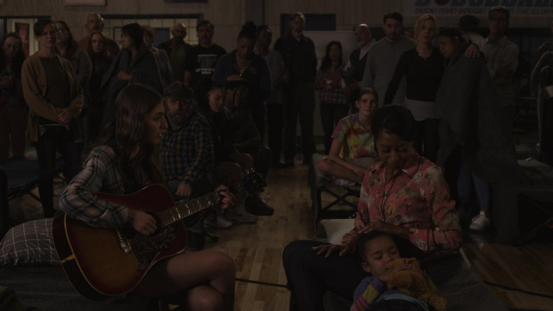 Gibson Guitar of Sophia Mitri Schloss as Emma Korn in Big Shot S02E06 It's Going to Be Okay (2)