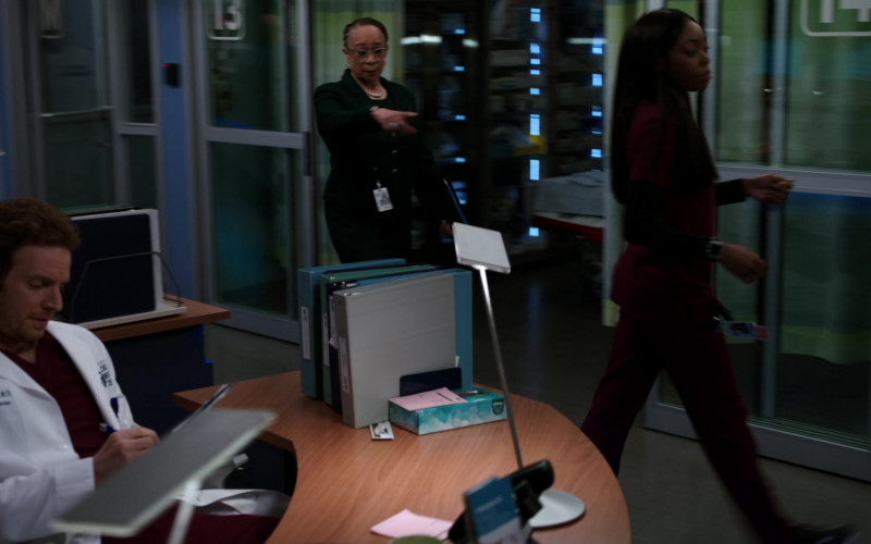 Kleenex Tissues in Chicago Med S08E05 Yep, This Is the World We Live In (2022)