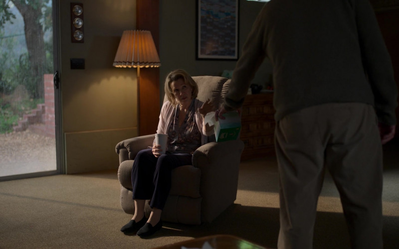 Kleenex Tissues in The Patient S01E10 The Cantor’s Husband (1)