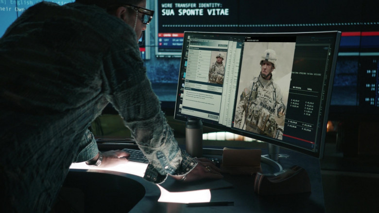 LG Computer Curved Monitor in The Equalizer S03E04 One Percenters (2022)
