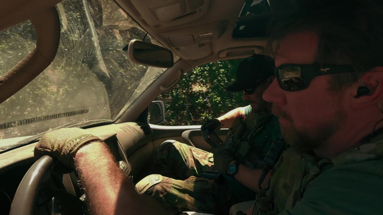Maui Jim Men’s Sunglasses in SEAL Team S06E04 Phantom Pattern (2022)