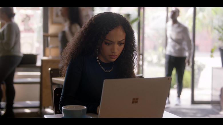 Microsoft Surface Laptops in All American S05E03 Feeling Myself (5)
