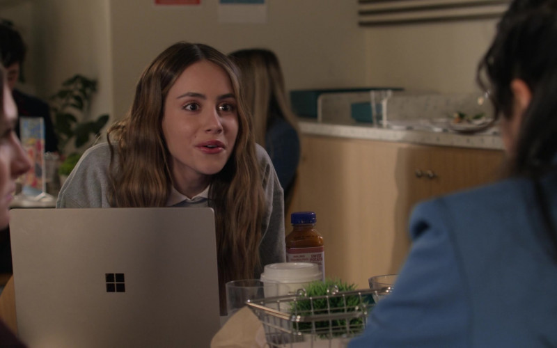 Microsoft Surface Laptops in Big Shot S02E02 BOYS! (3)