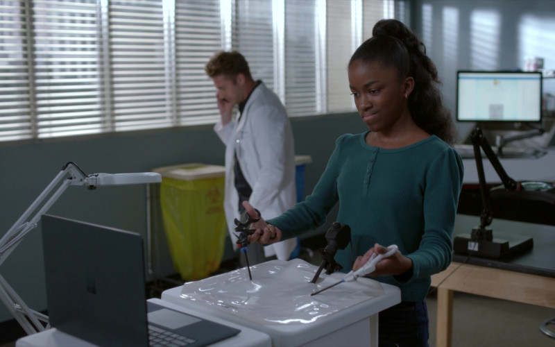 Microsoft Surface Laptops in Grey's Anatomy S19E03 Let's Talk About Sex (1)