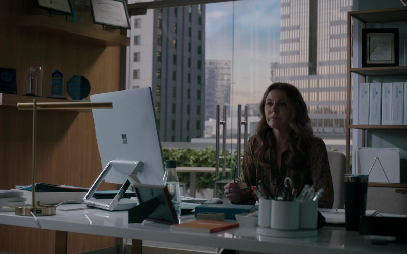 Microsoft Surface Studio All-In-One Computer in The Resident S06E03 One Bullet (2022)
